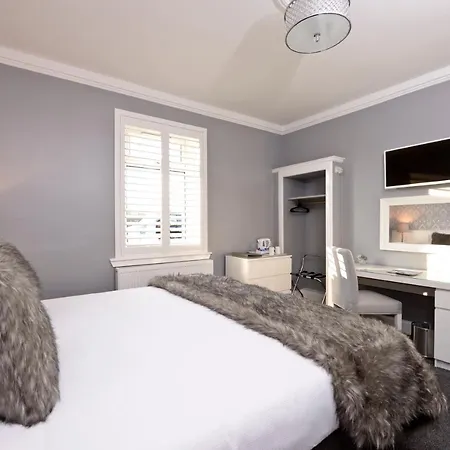 Alpha Guest House-3